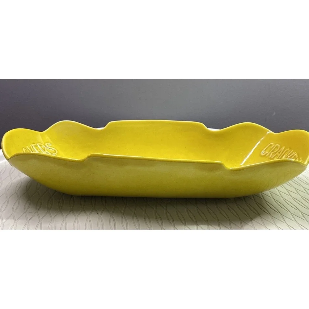 Vintage Treasure Craft USA Pottery Cracker Dish, W/strawberries Yellow‎ 12